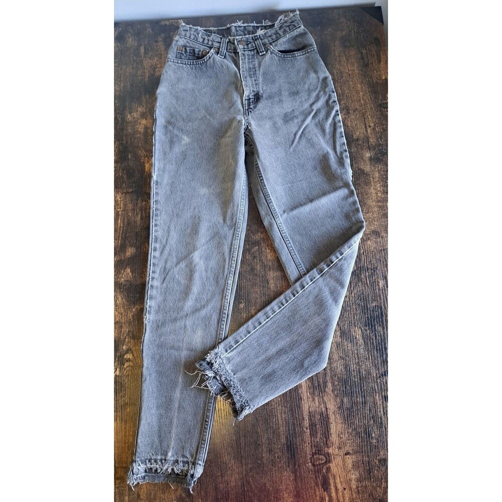 Vintage Levi's 512 Slim Fit Tapered Jeans Short - Picture 2 of 12